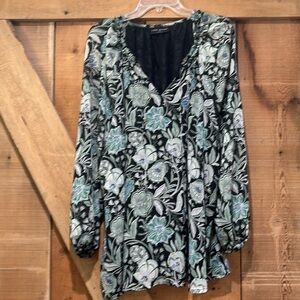 Boho blouse with gold accents